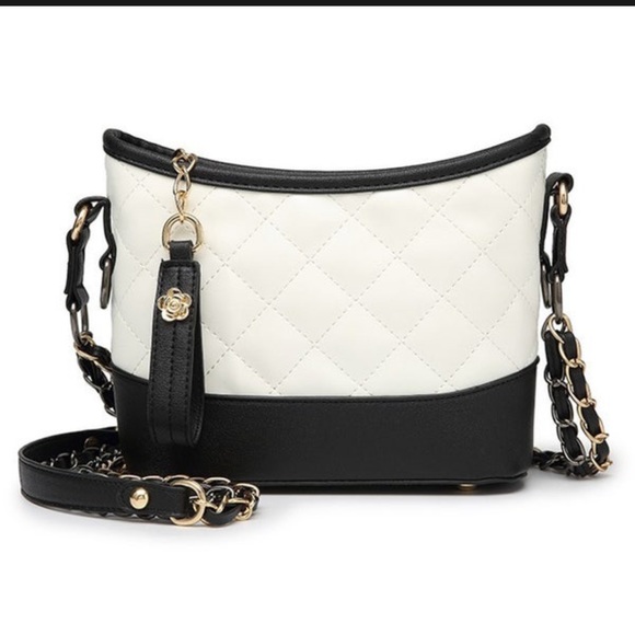 🆕🖤 Runway Quilted Bag - Picture 4 of 5